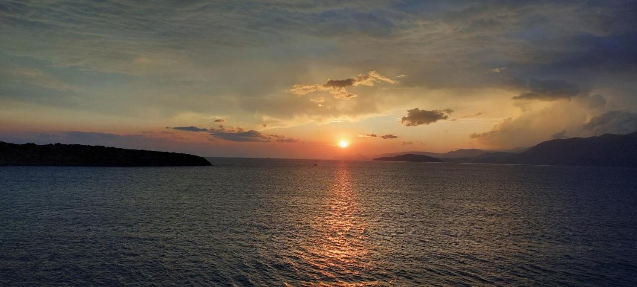 Sea Breeze Apartment Agios Nikolaos  Bagian luar foto